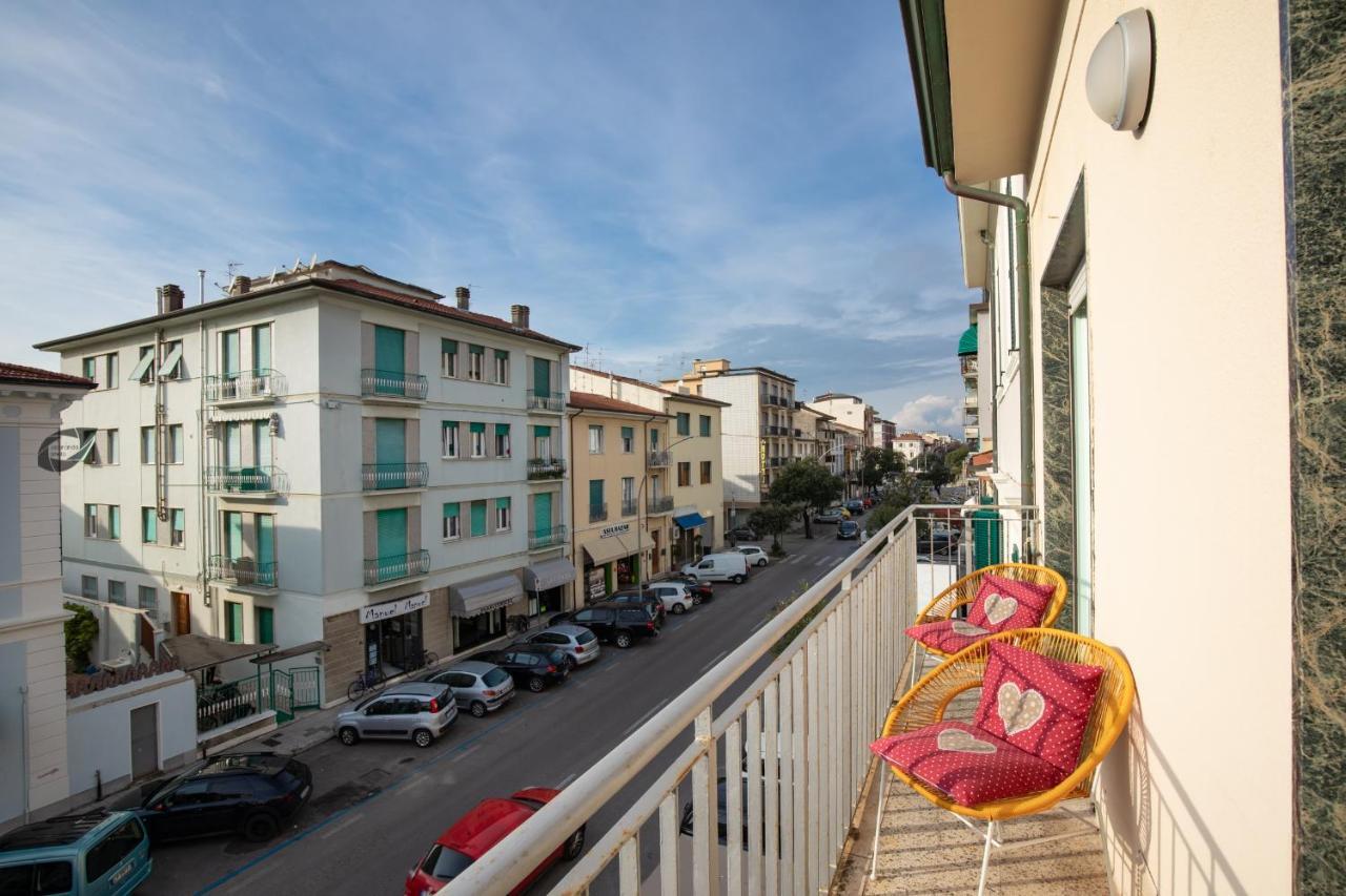 Appartement Foscolo à Viareggio Extérieur photo